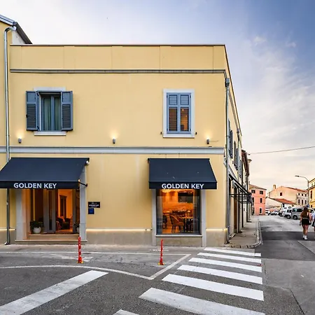 Boutique Golden Key - - فندق