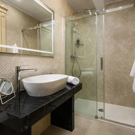 Готель Boutique Golden Key - -