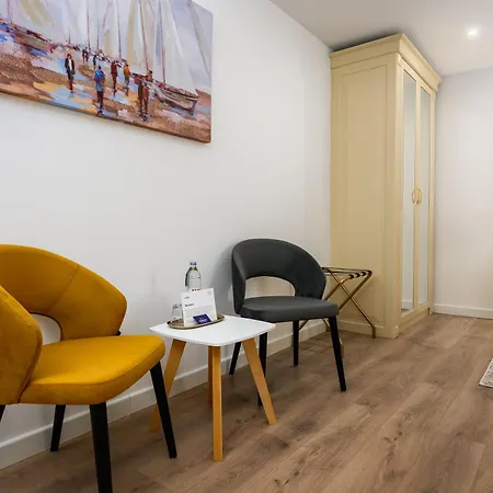 Boutique Golden Key - - 4*