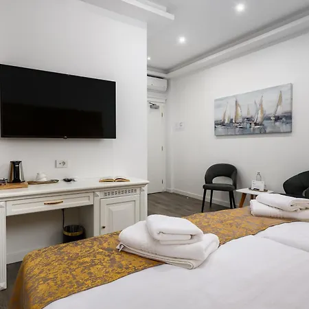 Boutique Golden Key - - 4* Porec