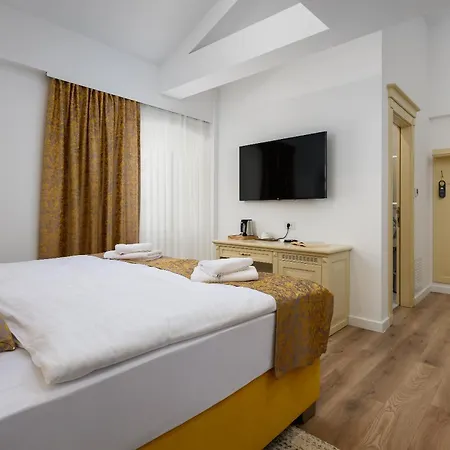 Готель Boutique Golden Key - -