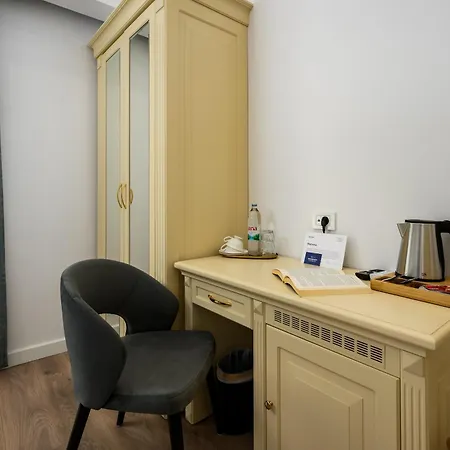 Готель Boutique Golden Key - -