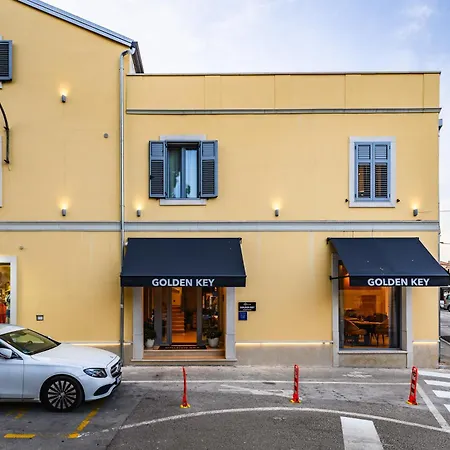 Boutique Golden Key - - 4*