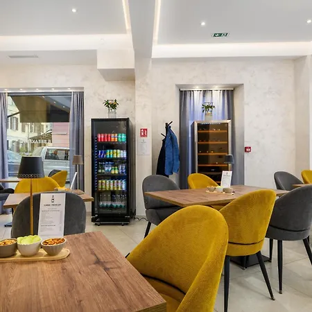 Boutique Golden Key - - 4*