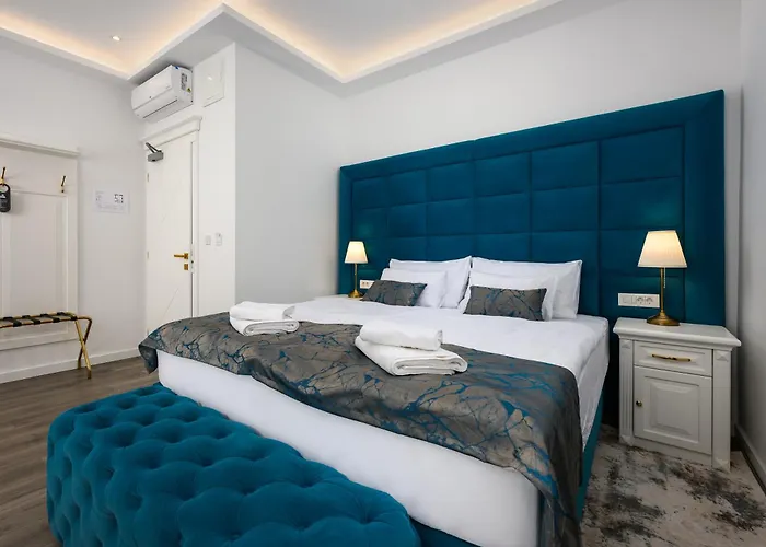 Отель Boutique Golden Key - -