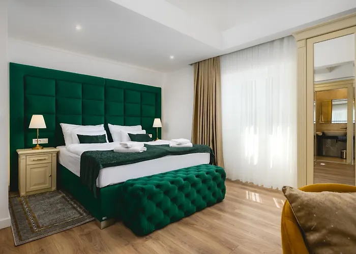 Отель Boutique Golden Key - - 4*