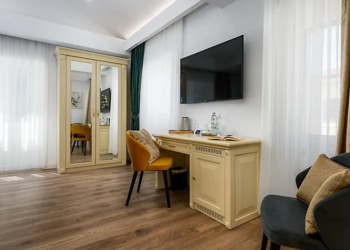 Boutique Golden Key - - 4*