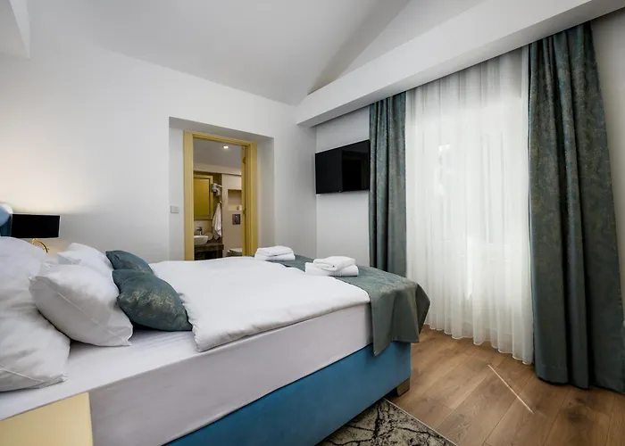 Отель Boutique Golden Key - - 4*