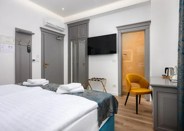 Boutique Golden Key - - 4*