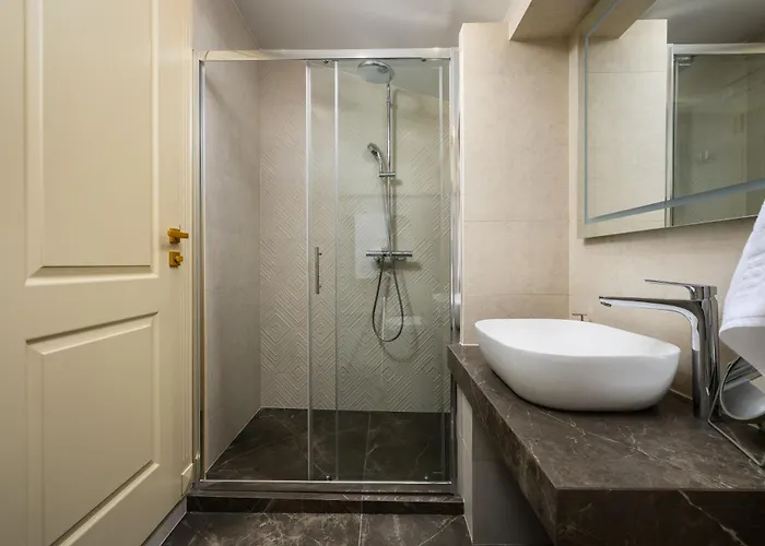 Отель Boutique Golden Key - - 4*